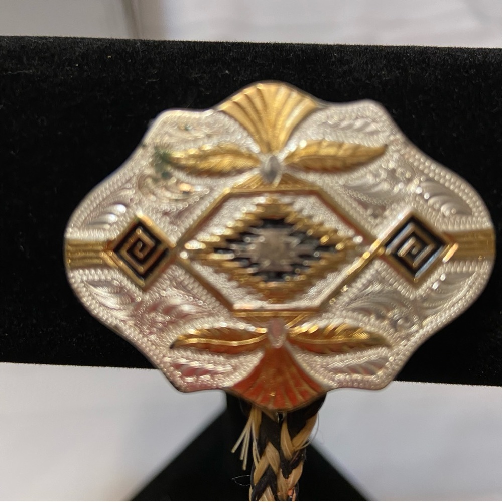 Vintage 90’s Silver-tone Horsehair Western Aztec Design Equestrian Bolo Tie
